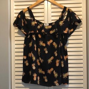Sienna Sky Pineapple Print Cold Shoulder Top Sz M